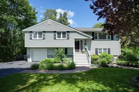 2 Maud Graham Cir, Burlington, MA 01803