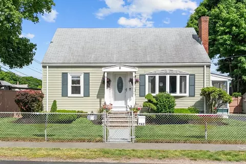 2 Bartholomew Ter, Peabody, MA 01960