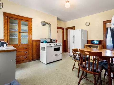 91 Fox St, Worcester, MA 01604 photo 4