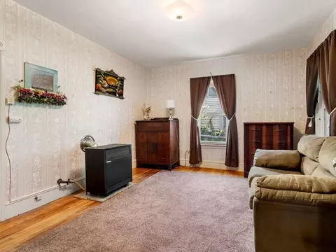 91 Fox St, Worcester, MA 01604 photo 6