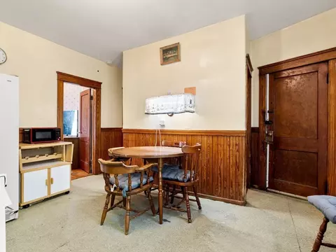 91 Fox St, Worcester, MA 01604 photo 2