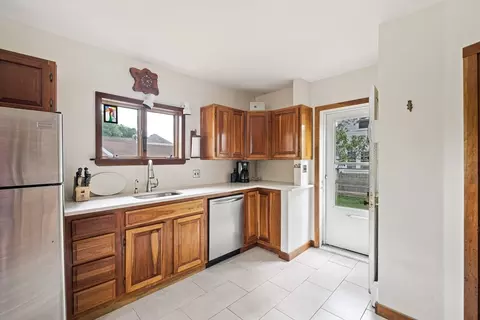 Kitchen - 51 Warren Ave, Milton, MA 02186 photo 5 of 5