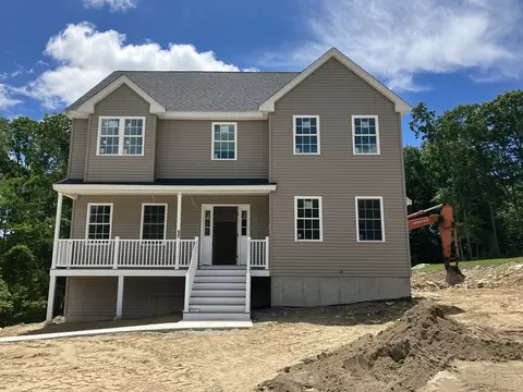 17 Noble St, Dudley, MA 01571