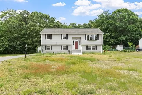 14 Stonehedge Cir, Billerica, MA 01821
