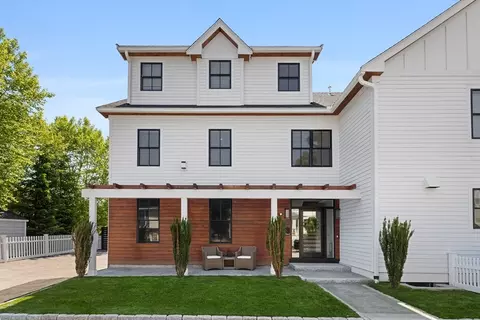 9 Pearl St #9, Watertown, MA 02472