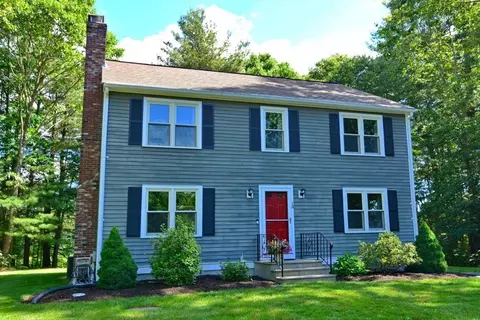 18 Fleetwood Dr, Norfolk, MA 02056