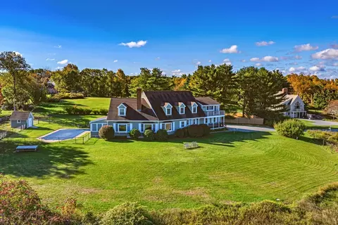 61 Turkey Hill Rd, West Newbury, MA 01985