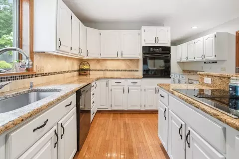 4 Lilah Ln, Reading, MA 01867 photo 9