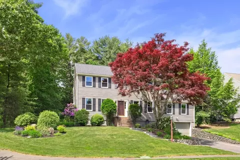 4 Lilah Ln, Reading, MA 01867