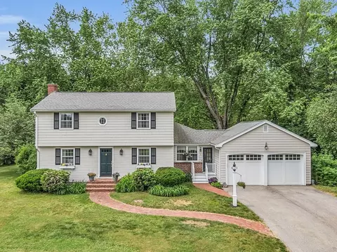 3 Poplar Ter, Andover, MA 01810