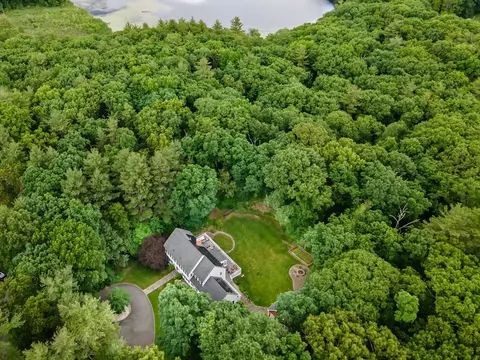101 Farm Rd, Sherborn, MA 01770