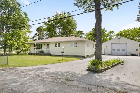 2 Shawnee Dr, Buzzards Bay, MA 02532 photo 2
