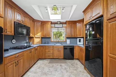 2 Shawnee Dr, Buzzards Bay, MA 02532 photo 11