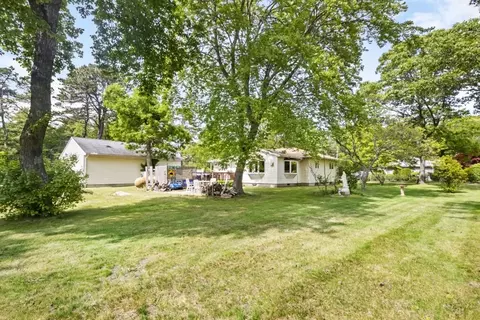 2 Shawnee Dr, Buzzards Bay, MA 02532 photo 5
