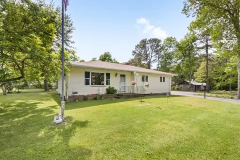 2 Shawnee Dr, Buzzards Bay, MA 02532 photo 3
