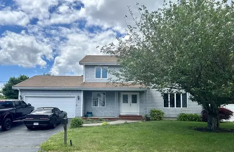 2 Sunset Ln, Fairhaven, MA 02719