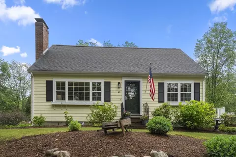 Exterior - 21 Brown Dr, Walpole, MA 02081 photo 2 of 8