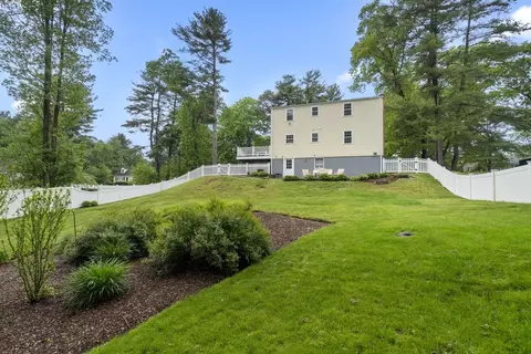 Exterior - 21 Brown Dr, Walpole, MA 02081 photo 6 of 8