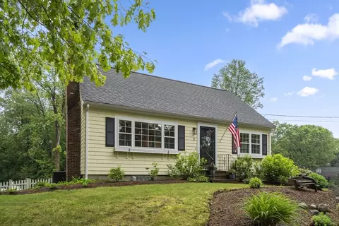 Exterior - 21 Brown Dr, Walpole, MA 02081 photo 3 of 8