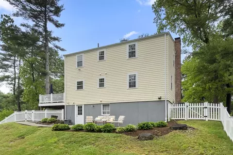 Exterior - 21 Brown Dr, Walpole, MA 02081 photo 8 of 8