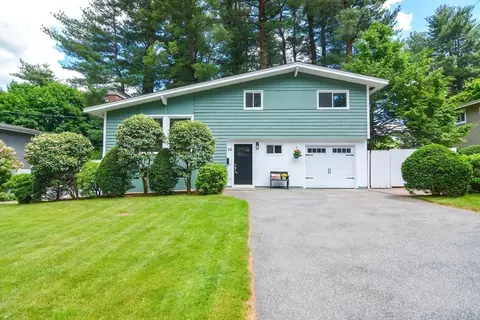 25 Debra Ln, Framingham, MA 01701