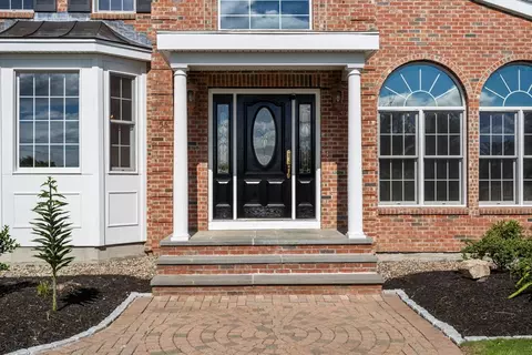 55 Mohawk Path, Holliston, MA 01746 photo 3