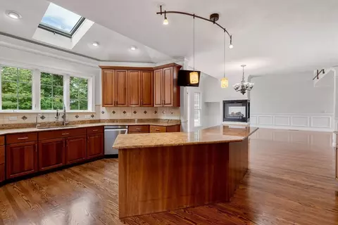 55 Mohawk Path, Holliston, MA 01746 photo 19