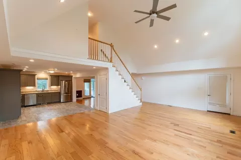49 East St, Upton, MA 01568 photo 5