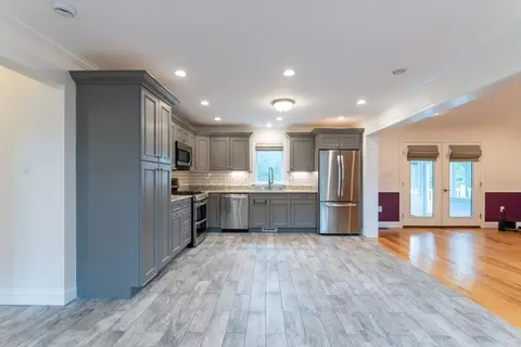 49 East St, Upton, MA 01568 photo 8