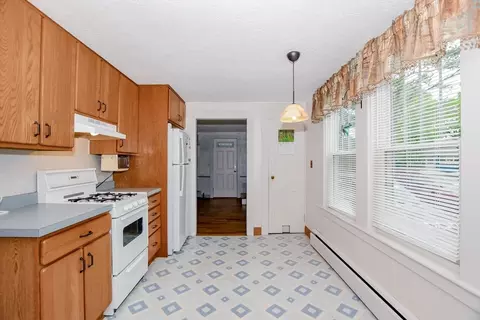 Kitchen - 8 Tomahawk Dr, Wareham, MA 02538 photo 2 of 8