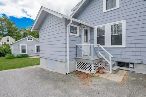 Exterior - 8 Tomahawk Dr, Wareham, MA 02538 photo 5 of 9