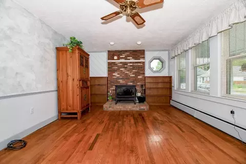 Living - 8 Tomahawk Dr, Wareham, MA 02538 photo 4 of 5