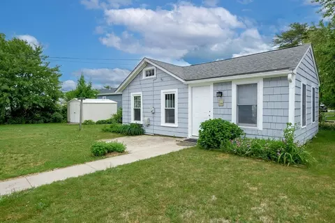 Exterior - 8 Tomahawk Dr, Wareham, MA 02538 photo 7 of 9