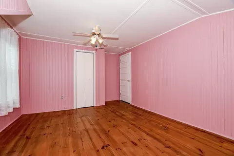 Bedroom - 8 Tomahawk Dr, Wareham, MA 02538 photo 5 of 6