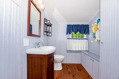 Bath - 8 Tomahawk Dr, Wareham, MA 02538 photo 2 of 4