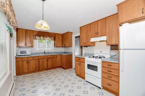 Kitchen - 8 Tomahawk Dr, Wareham, MA 02538 photo 1 of 8