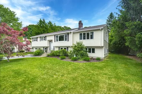 16 Honeysuckle Ln, Shrewsbury, MA 01545