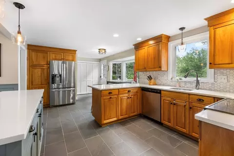 Kitchen - 40 Crestview Dr, Millis, MA 02054 photo 2 of 5
