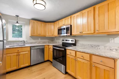 Kitchen - 40 Crestview Dr, Millis, MA 02054 photo 5 of 5