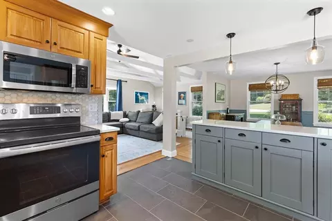 Kitchen - 40 Crestview Dr, Millis, MA 02054 photo 4 of 5