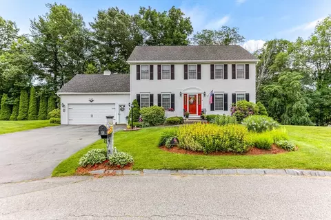 8 Avalon Ct, Methuen, MA 01844