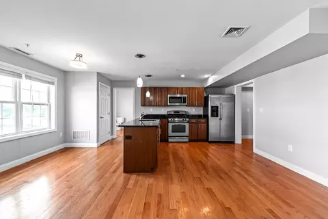 29 Spruce St #22, Waltham, MA 02453