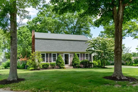 123 Atwell Cir, Marshfield, MA 02050