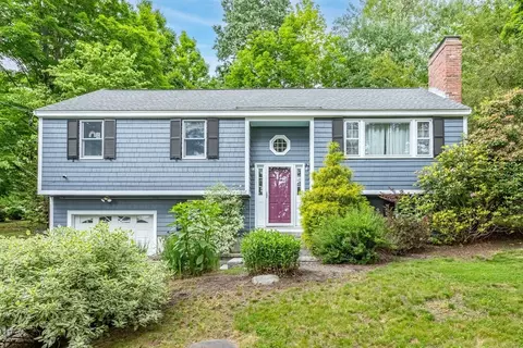 307 Tahattawan Rd, Littleton, MA 01460