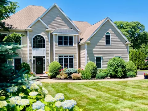 76 Kim Pl, Holliston, MA 01746