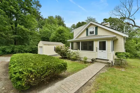 21 Overbrook Ter, Natick, MA 01760
