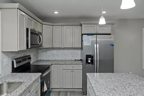 27 Brooks St, Springfield, MA 01109 photo 10