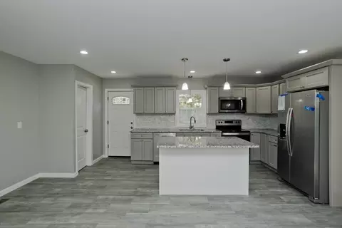 27 Brooks St, Springfield, MA 01109 photo 12