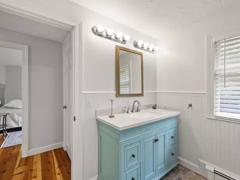 Bath - 31 Scott Rd, Harvard, MA 01451 photo 3 of 3