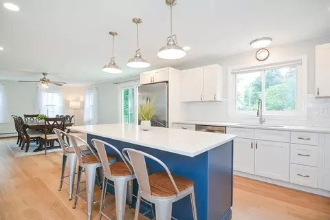 136 Orleans St, Lowell, MA 01850